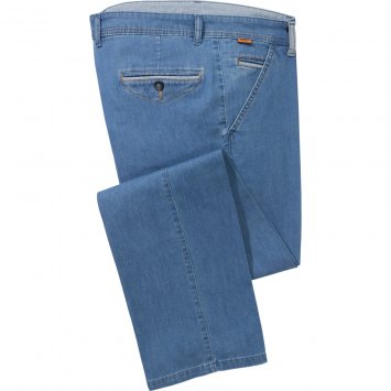 Leichte Jeans mit Kontrasten