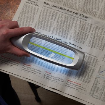 LED-Lupe mit Leseführung