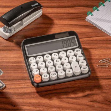 Retro-Taschenrechnecher mit großen Tasten