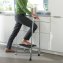Trittstufe mit verstellbarem Haltegriff - 1