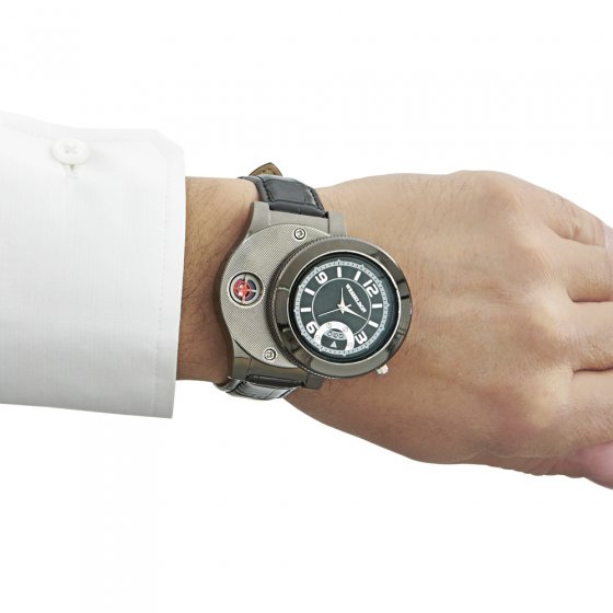 Armbanduhr mit Sturmfeuerzeug