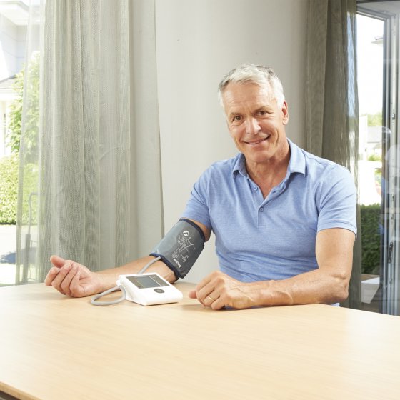 Oberarm-Blutdruckmessgerät 