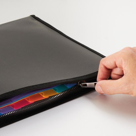 Feuerfeste Dokumententasche mit Ordnungssystem 