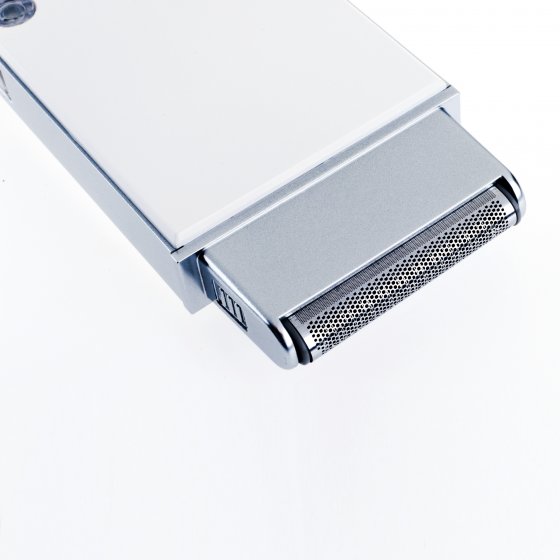 Akku-Rasierer mit USB-Ladegerät