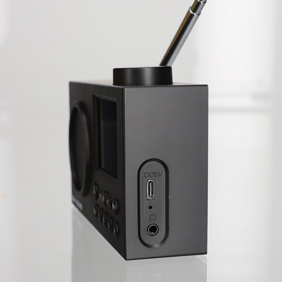 Kompaktes DAB+-Radio mit Farbdisplay 