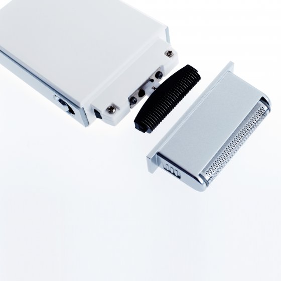 Akku-Rasierer mit USB-Ladegerät