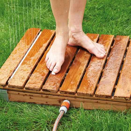 Teak-Gartendusche
