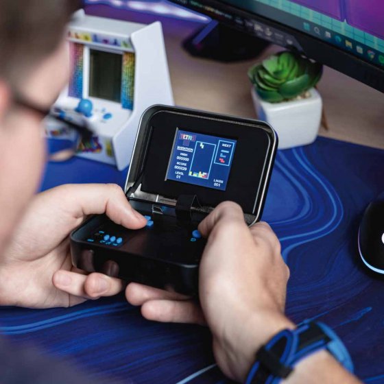 Tetris und Pac-Man Spielekonsole in der Dose 